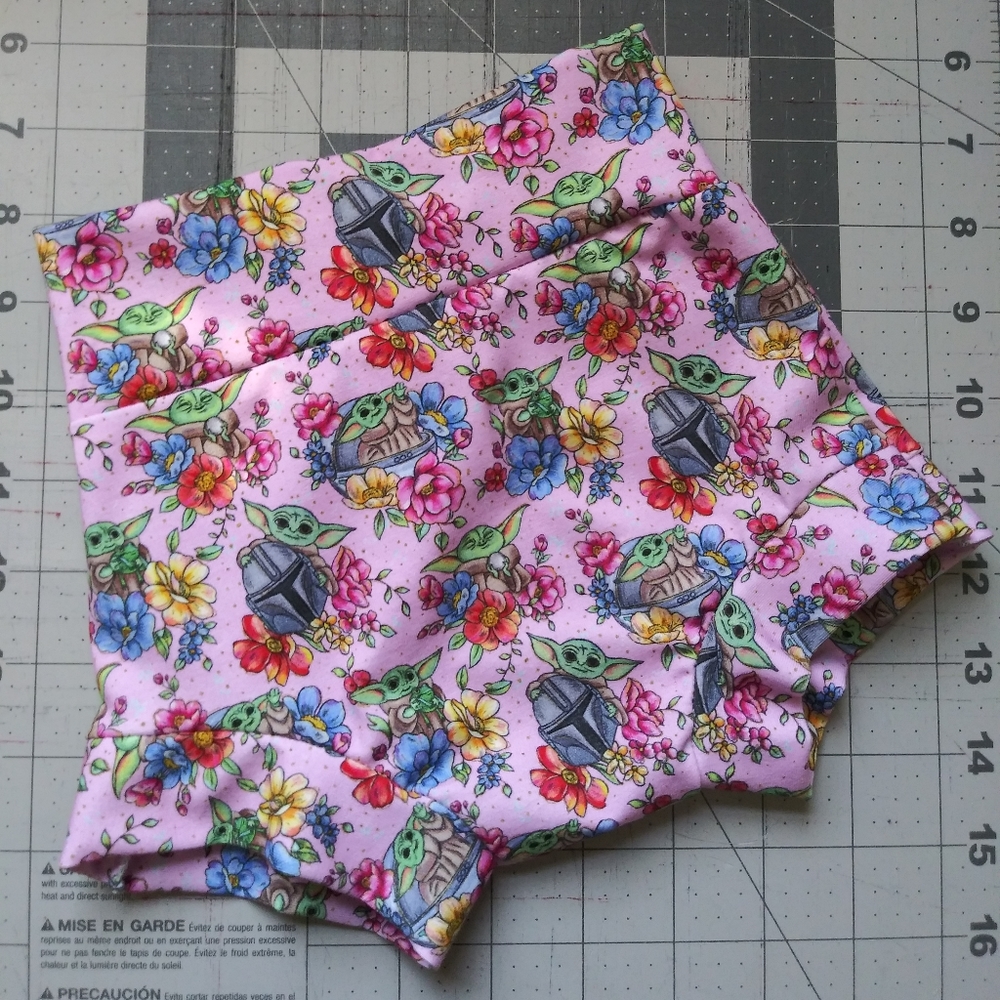 Floral Baby Yoda Bummies
